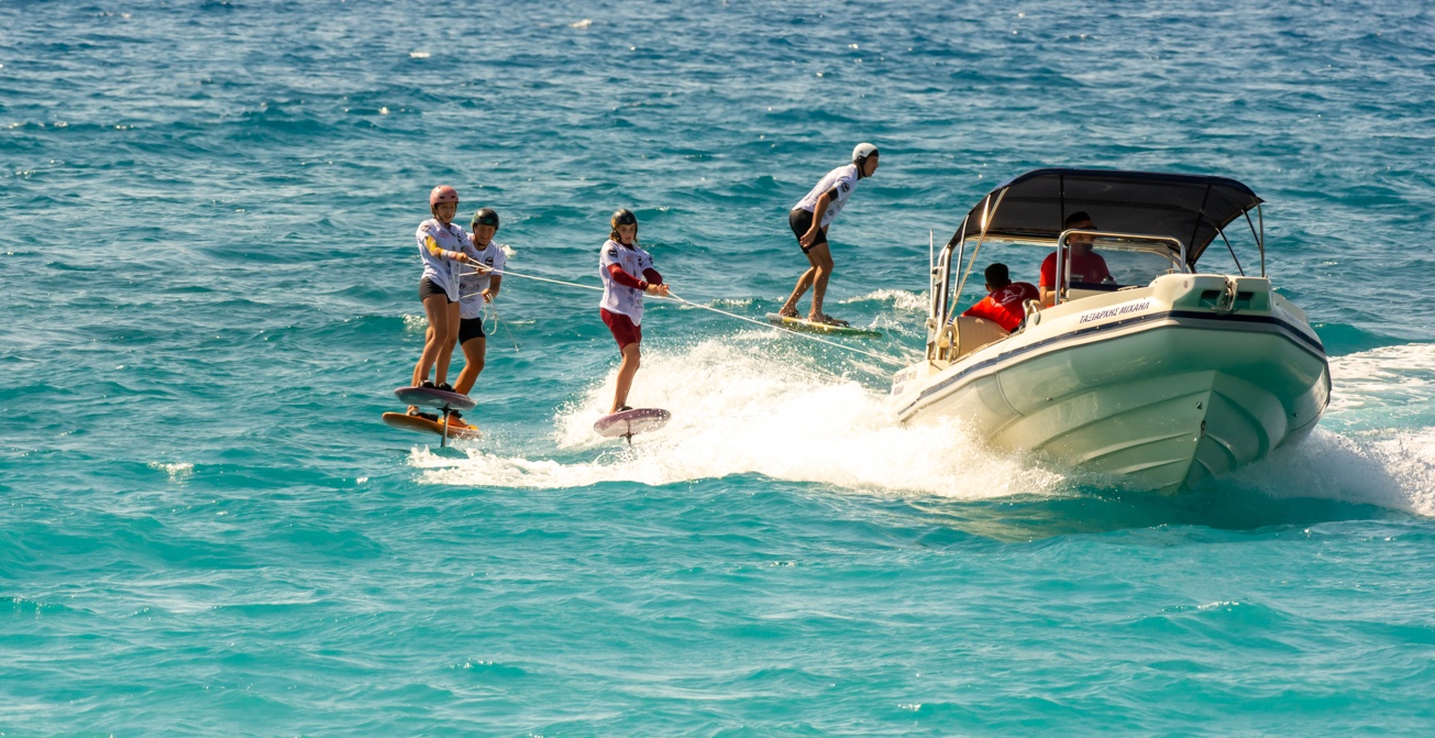 SURF FOIL WORLD TOUR RIDERS